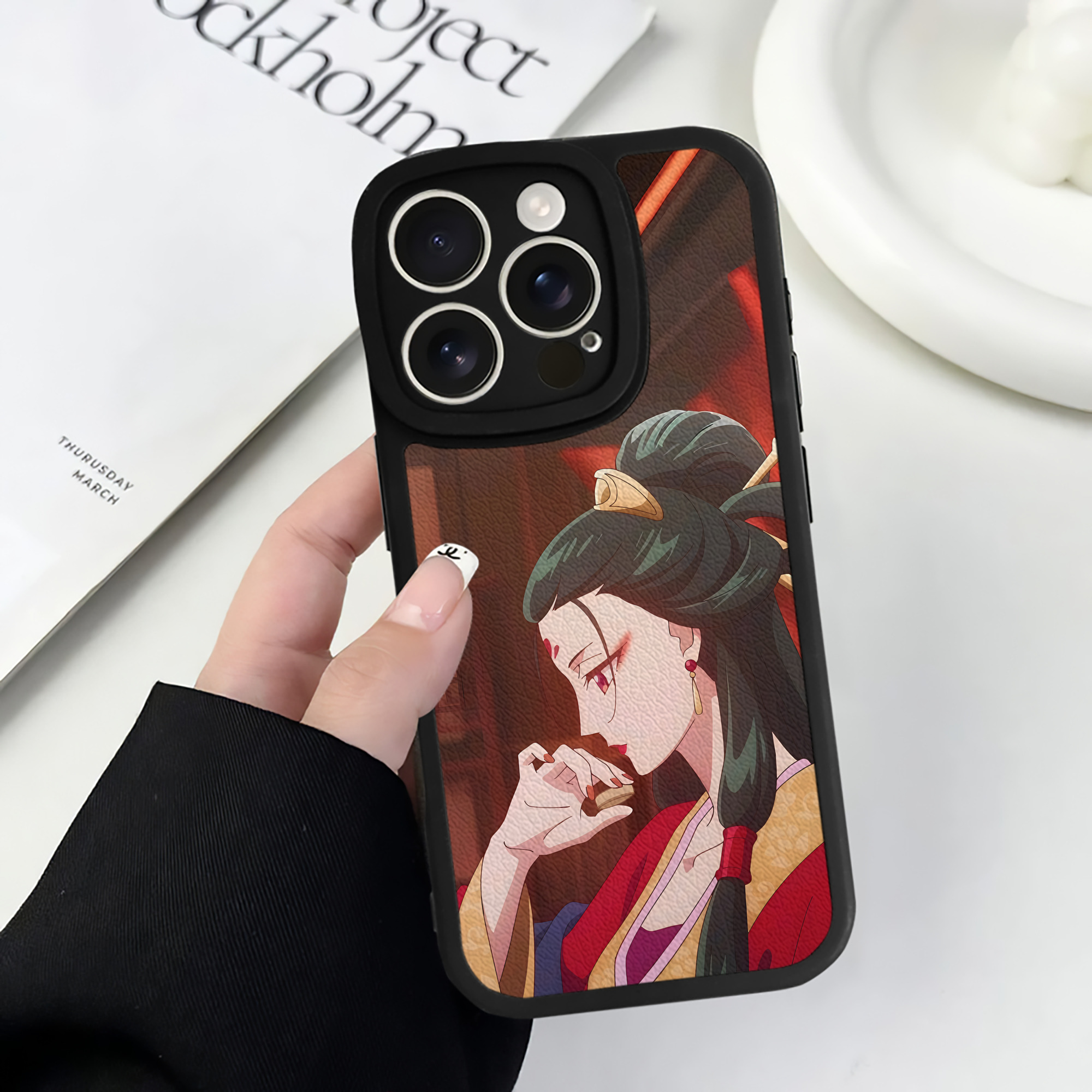 （画像用） 薬屋のひとりごと The Apothecary Diaries 【iPhone 16シリーズ対応】シリコンスマホケース（レザー調） 材質：シリコン